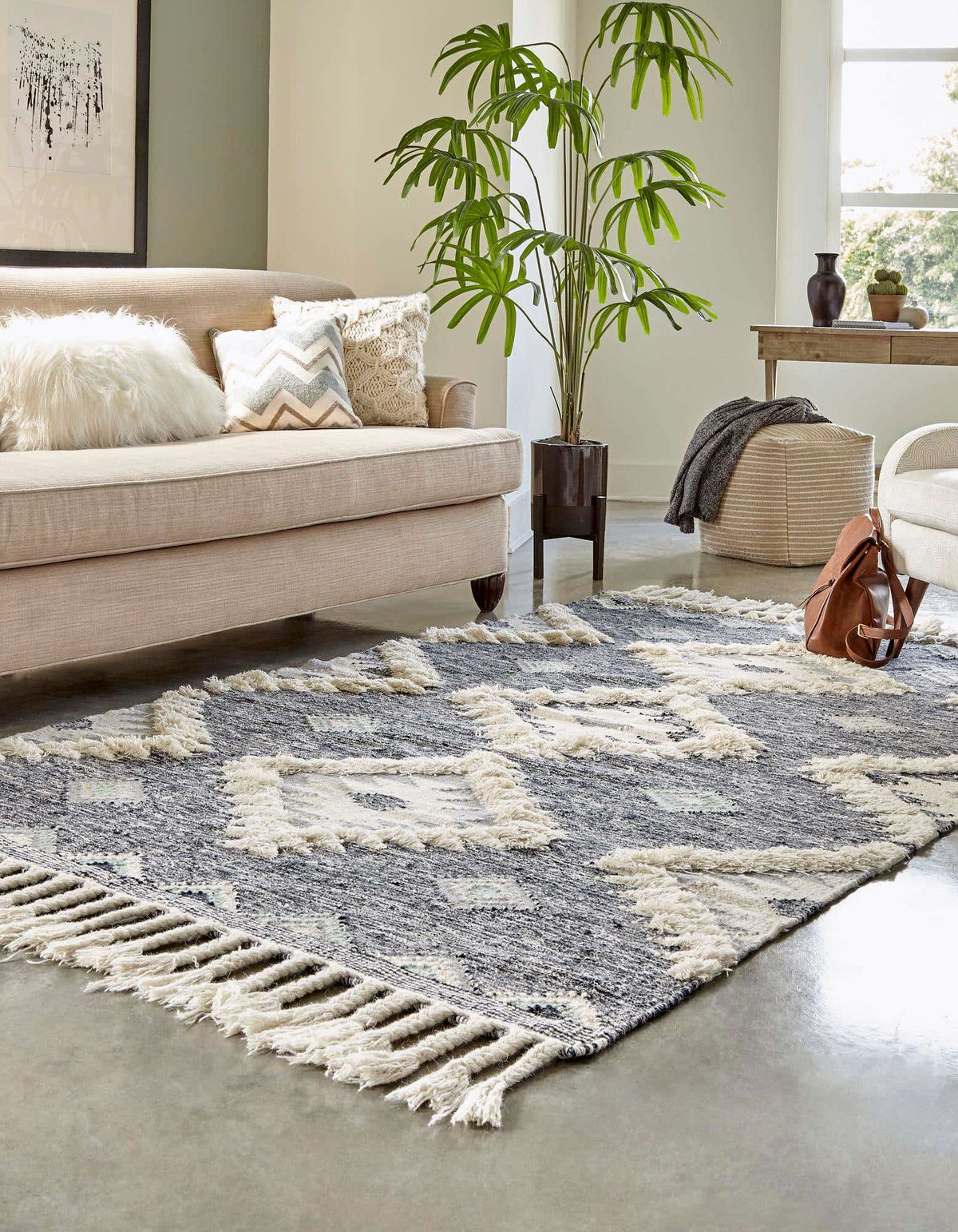 Rechteck Handgeflochten Teppich Arizona in Dunkelblau von Hadorn™ - Lifestyle Image