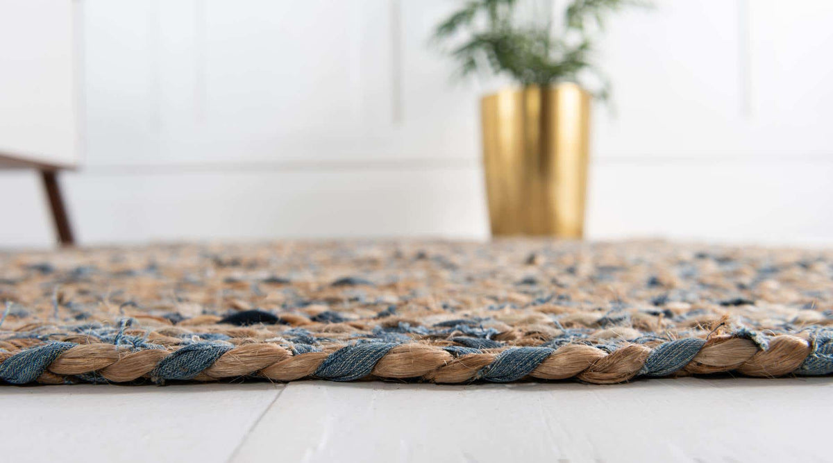 Rechteck Teppich Braided Chindi in Natürlich von Hadorn™ - Lifestyle Image