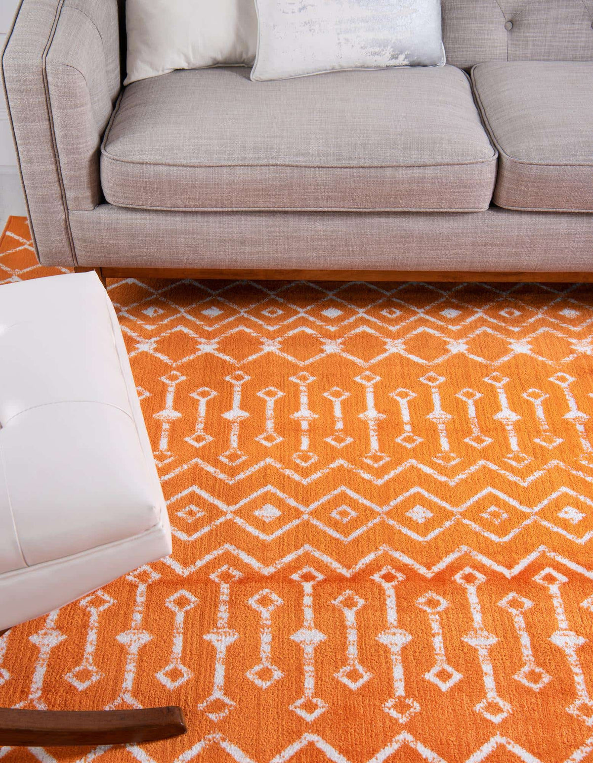 Quadratisch Teppich Kasbah Trellis in Orange von Hadorn™ - Lifestyle Image