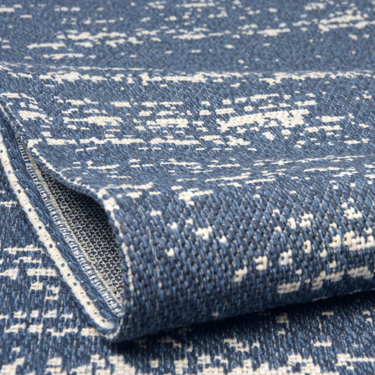 Rechteck Teppich Georgia in Blau von Hadorn™ - Lifestyle Image