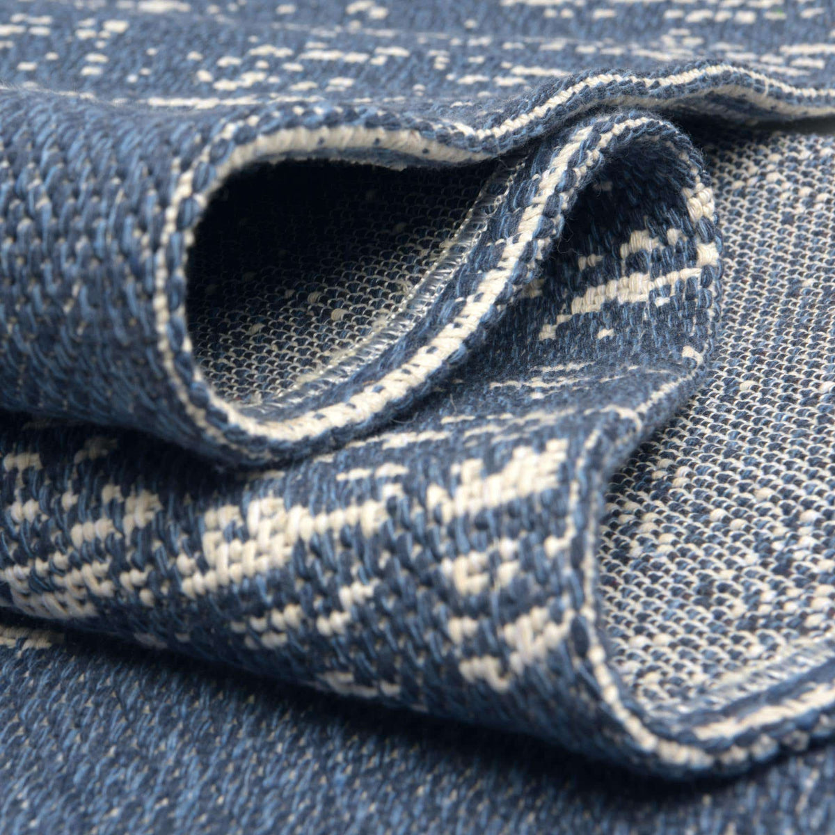 Rechteck Teppich Georgia in Blau von Hadorn™ - Lifestyle Image