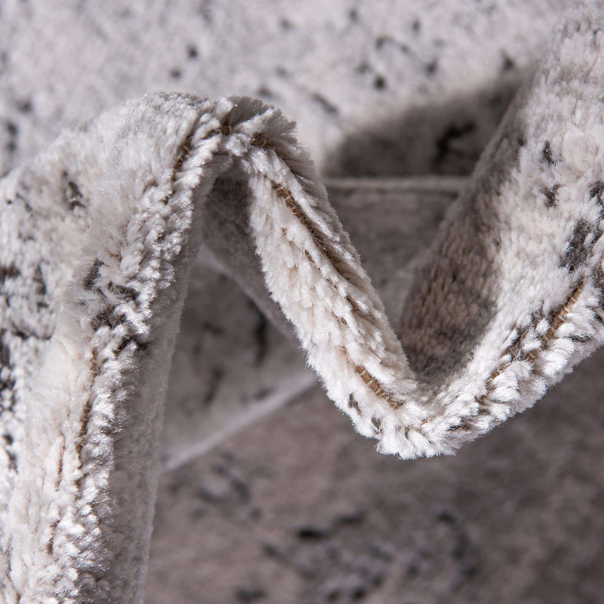 Rechteck Teppich Leipzig in Grau von Hadorn™ - Lifestyle Image
