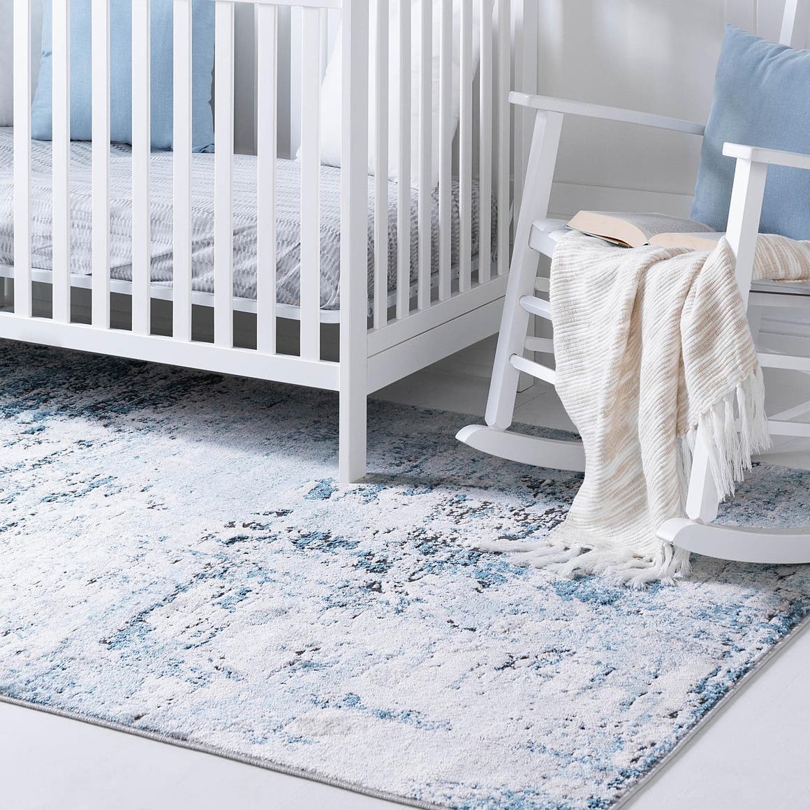 Rechteck Teppich Leipzig in Blau von Hadorn™ - Lifestyle Image
