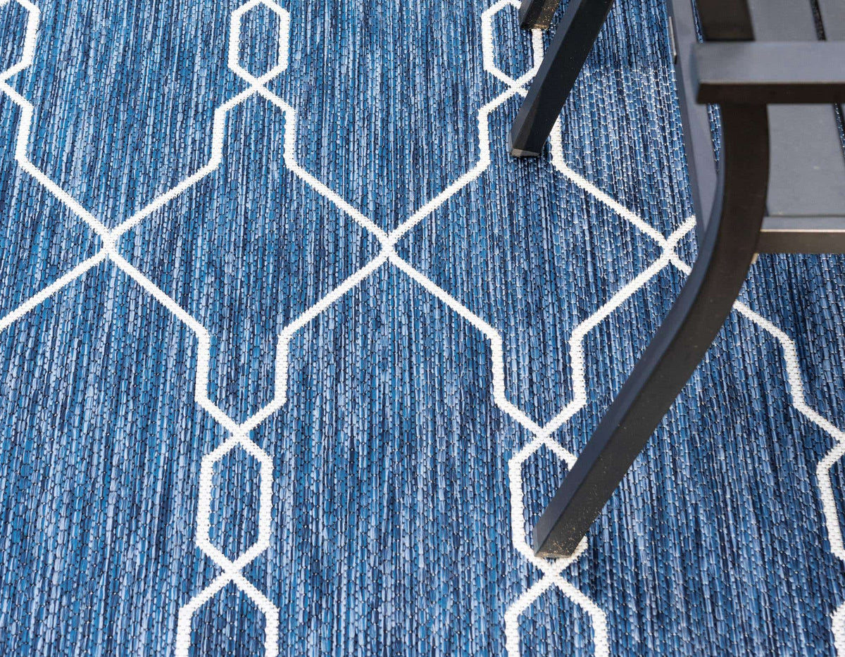 Läufer Outdoor Teppich Outdoor Trellis in Blau von Hadorn™ - Lifestyle Image