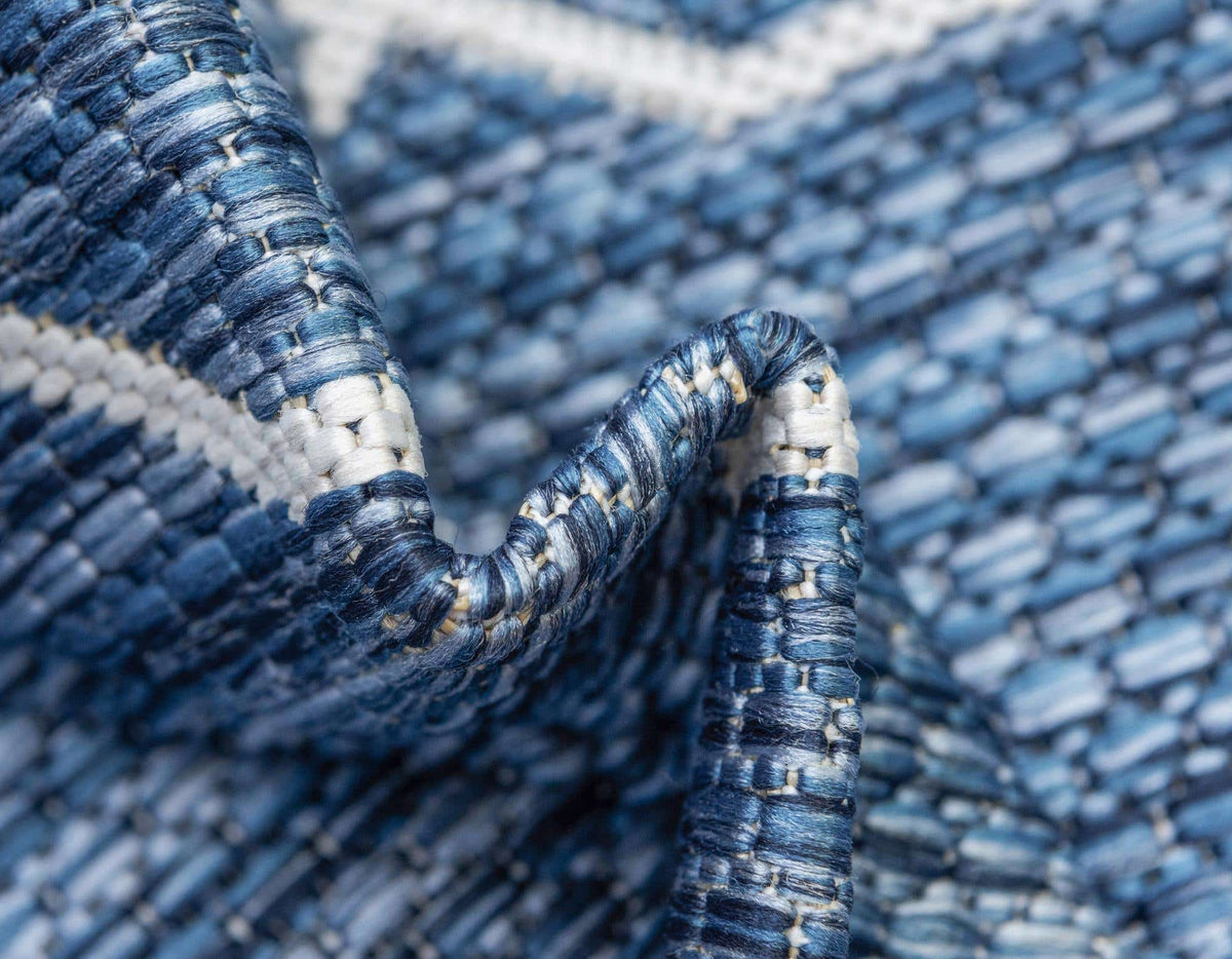Läufer Outdoor Teppich Outdoor Trellis in Blau von Hadorn™ - Lifestyle Image