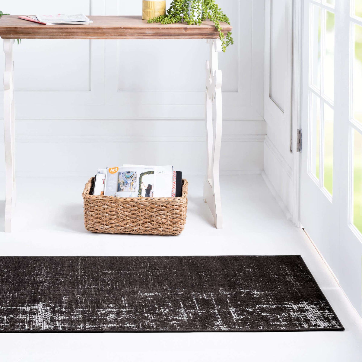 Läufer Teppich Valencia in Holzkohle von Hadorn™ - Lifestyle Image