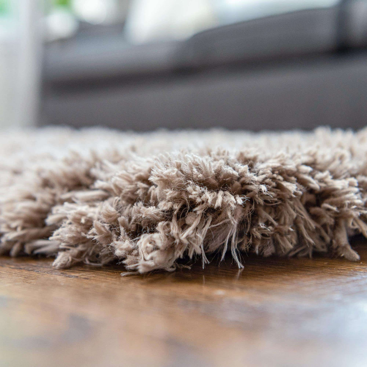 Rechteck Hochflorteppich Infinity Shag in Grau von Hadorn™ - Lifestyle Image