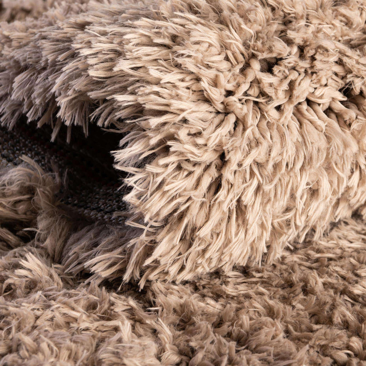 Rechteck Hochflorteppich Infinity Shag in Grau von Hadorn™ - Lifestyle Image