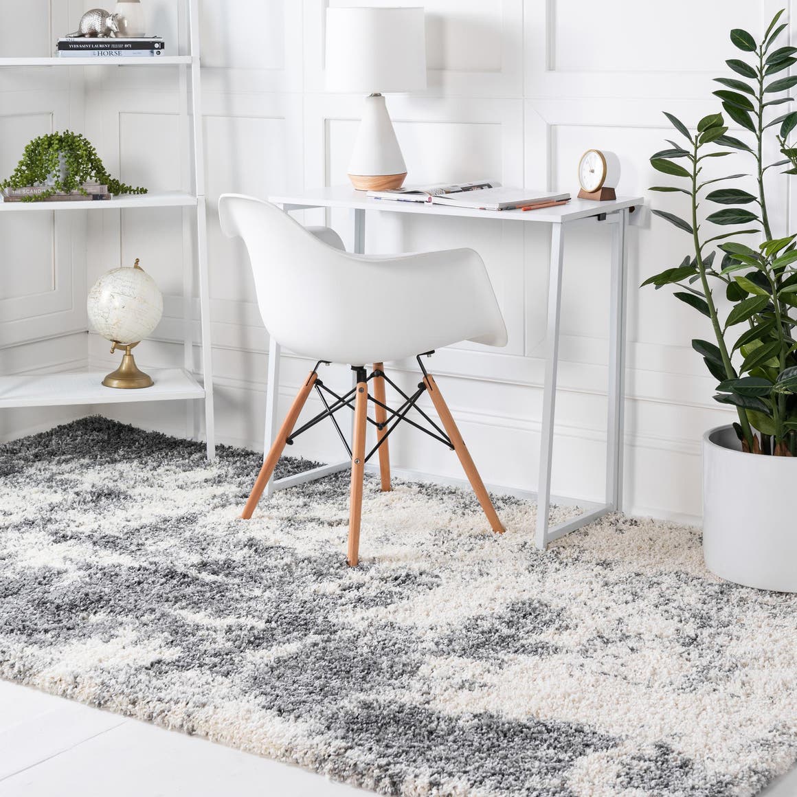 Rechteck Hochflorteppich Soft Touch Shag in Grau von Hadorn™ - Lifestyle Image