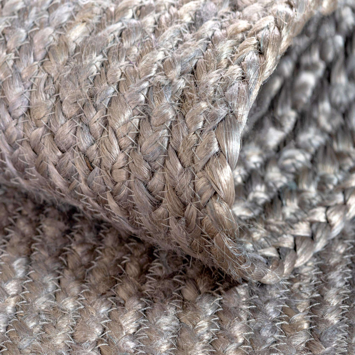 Oval Teppich Braided Jute in Grau von Hadorn™ - Lifestyle Image