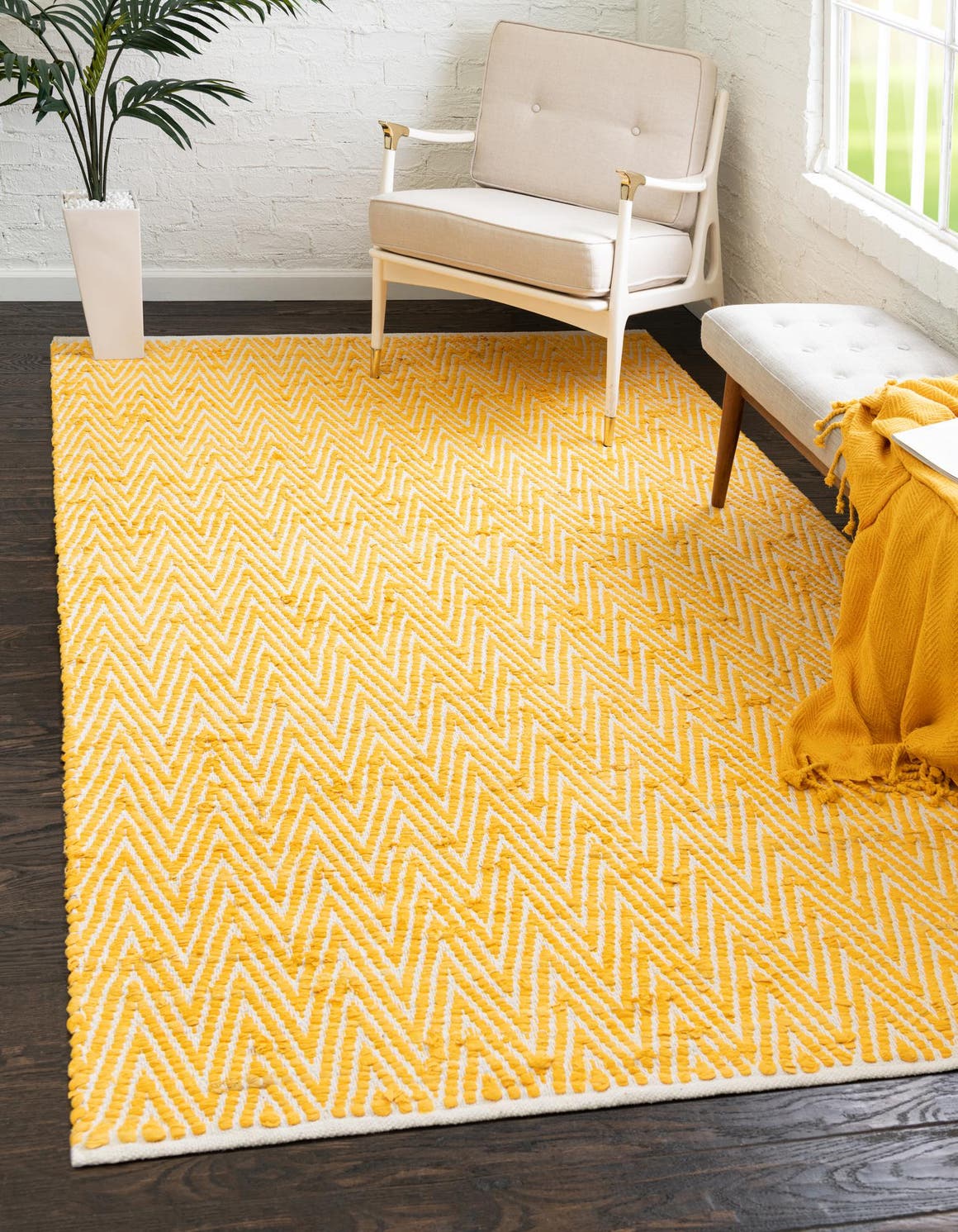Rechteck Handgeflochten Teppich Chindi Chevron in Gelb von Hadorn™ - Lifestyle Image