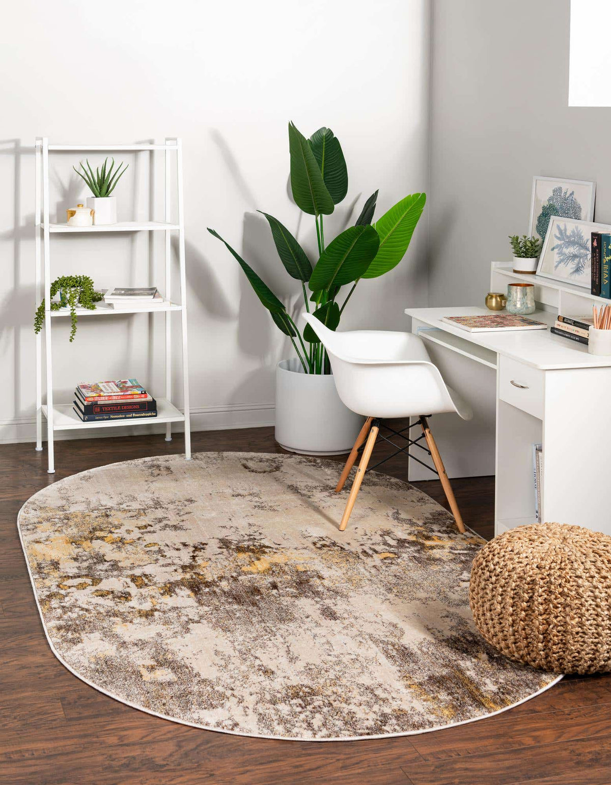 Oval Teppich Solaris in Beige von Hadorn™ - Lifestyle Image