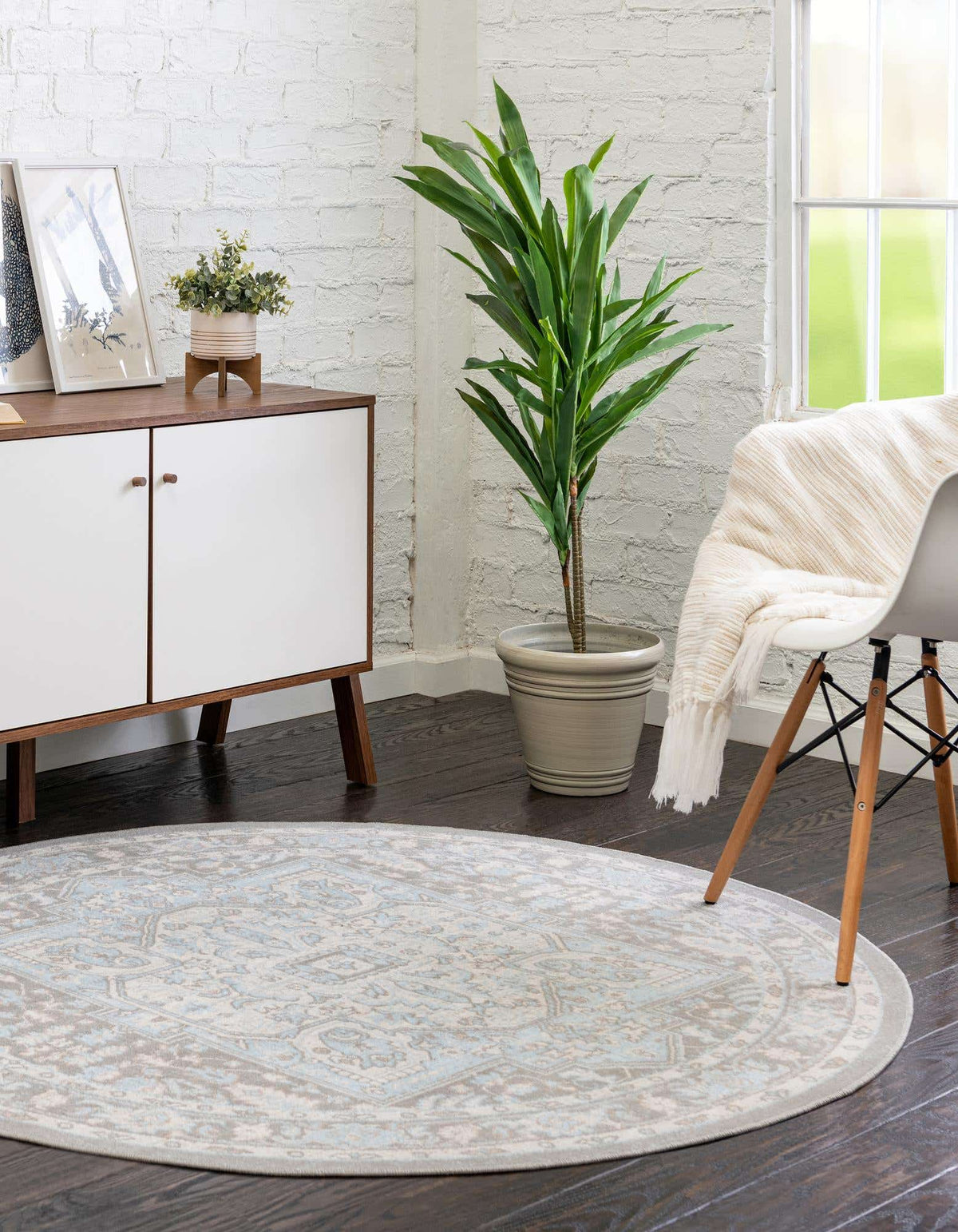 Rund Teppich Whitney in Grau von Hadorn™ - Lifestyle Image