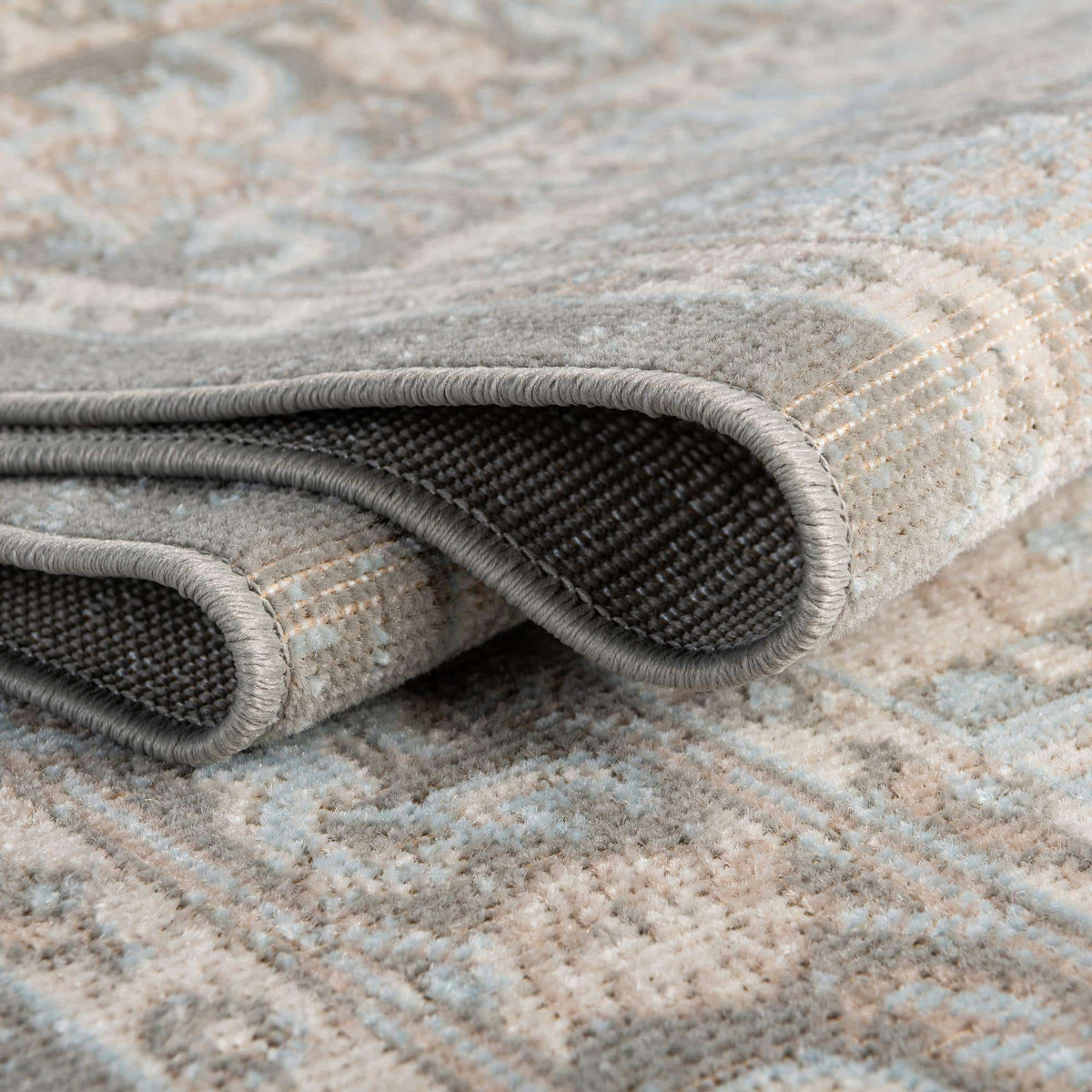 Rund Teppich Whitney in Grau von Hadorn™ - Lifestyle Image