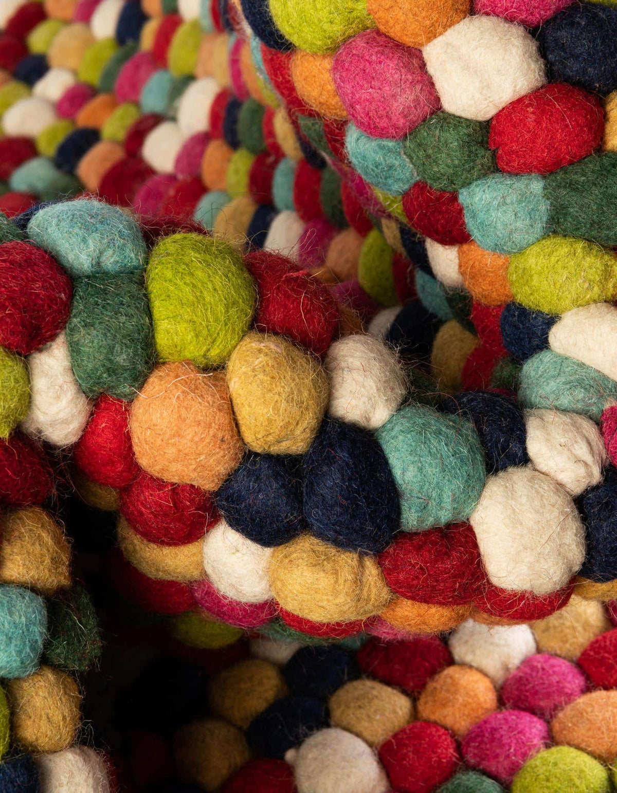 Wolle Teppich Felt Ball in Mehrfarbig von Hadorn™ - Lifestyle Image