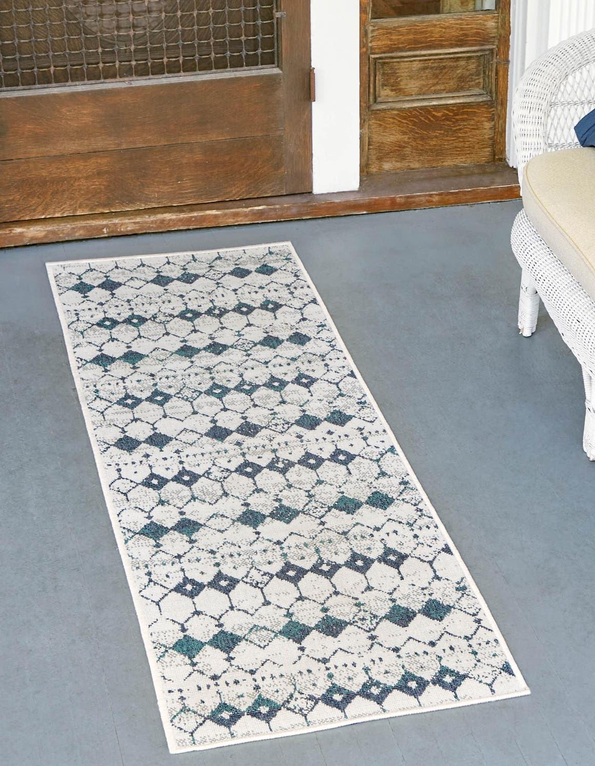 Läufer Outdoor Teppich Outdoor Trellis in Beige von Hadorn™ - Lifestyle Image