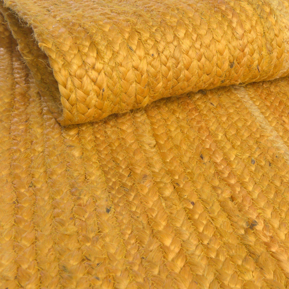 Rund Teppich Braided Jute in Gelb von Hadorn™ - Lifestyle Image
