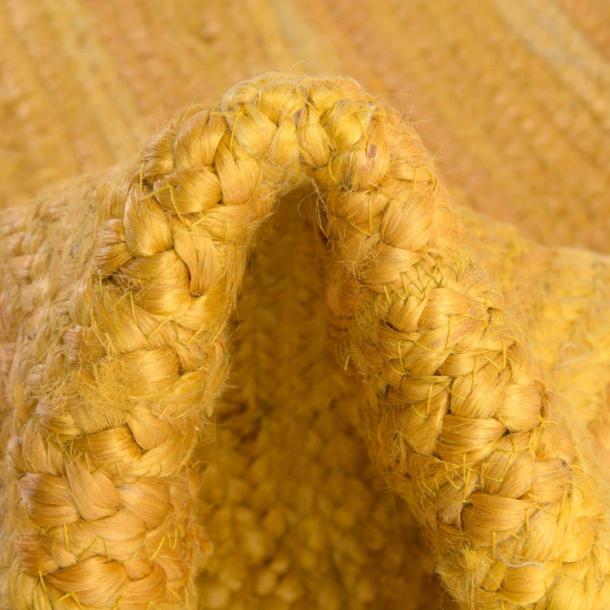 Rund Teppich Braided Jute in Gelb von Hadorn™ - Lifestyle Image