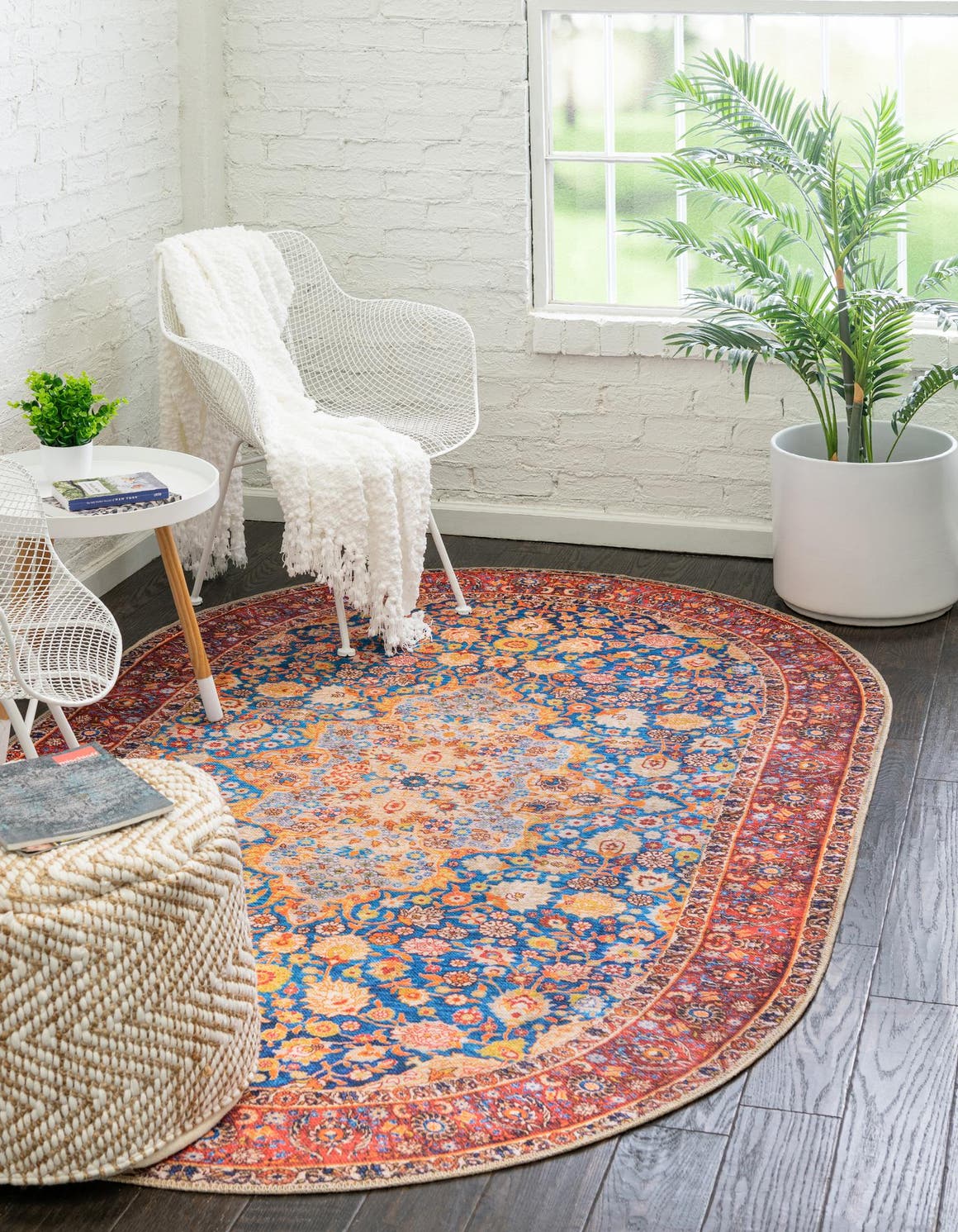 Oval Teppich Timeless in Marineblau von Hadorn™ - Lifestyle Image