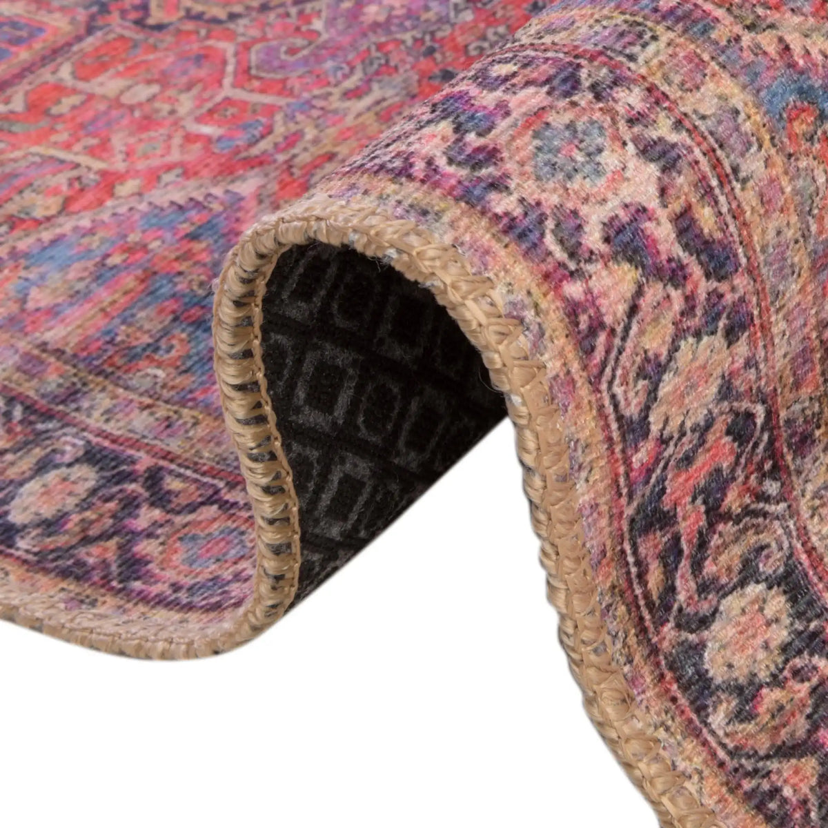 Quadratisch Teppich Timeless in Rot von Hadorn™ - Lifestyle Image