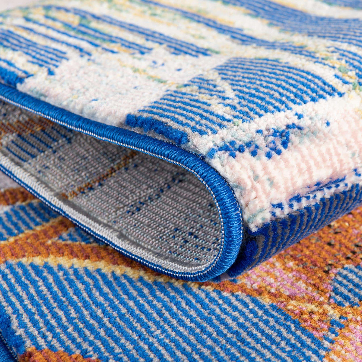 Rund Teppich Blossom in Mehrfarbig von Hadorn™ - Lifestyle Image