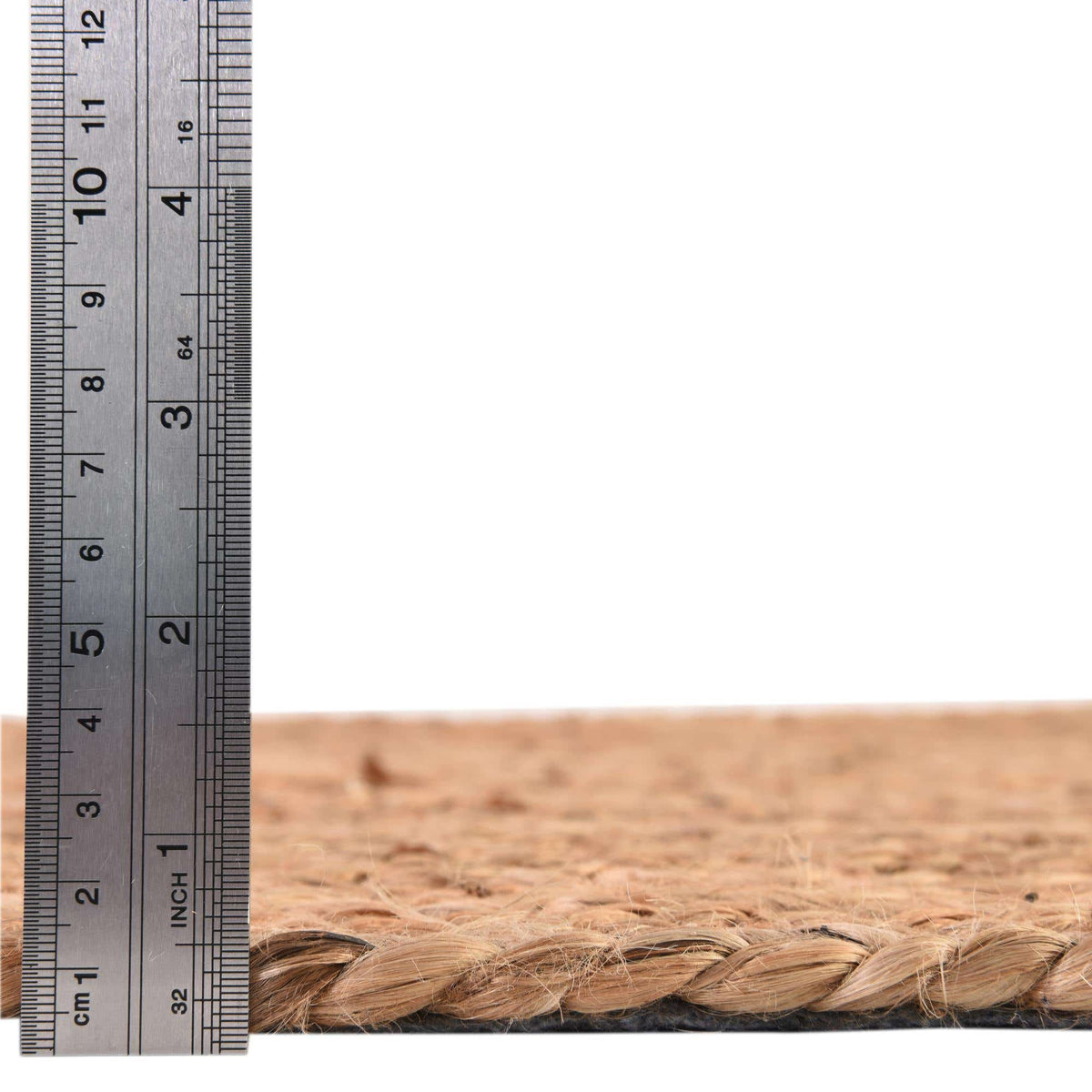 Rund Teppich Braided Jute Luxe in Natürlich von Hadorn™ - Lifestyle Image