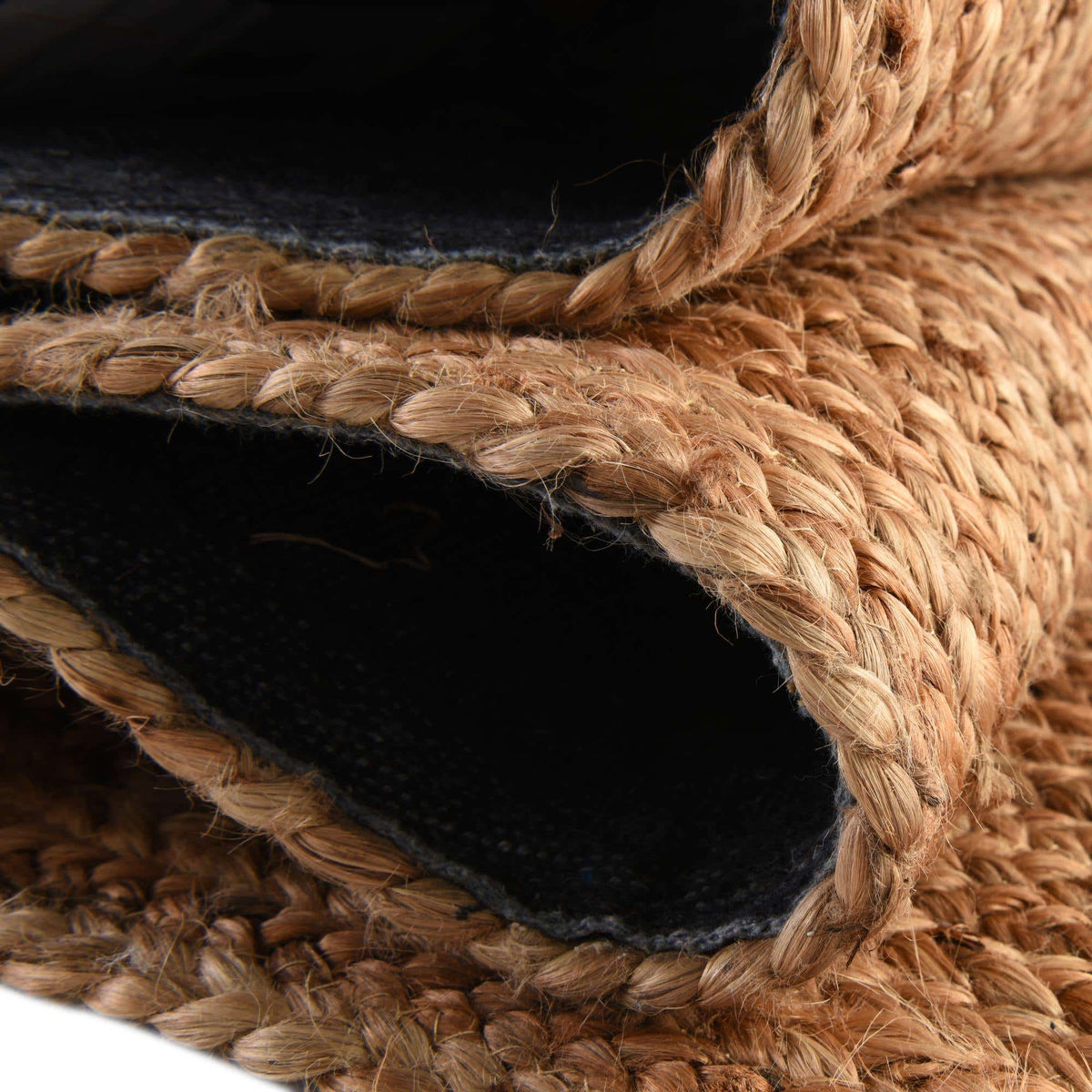 Rund Teppich Braided Jute Luxe in Natürlich von Hadorn™ - Lifestyle Image