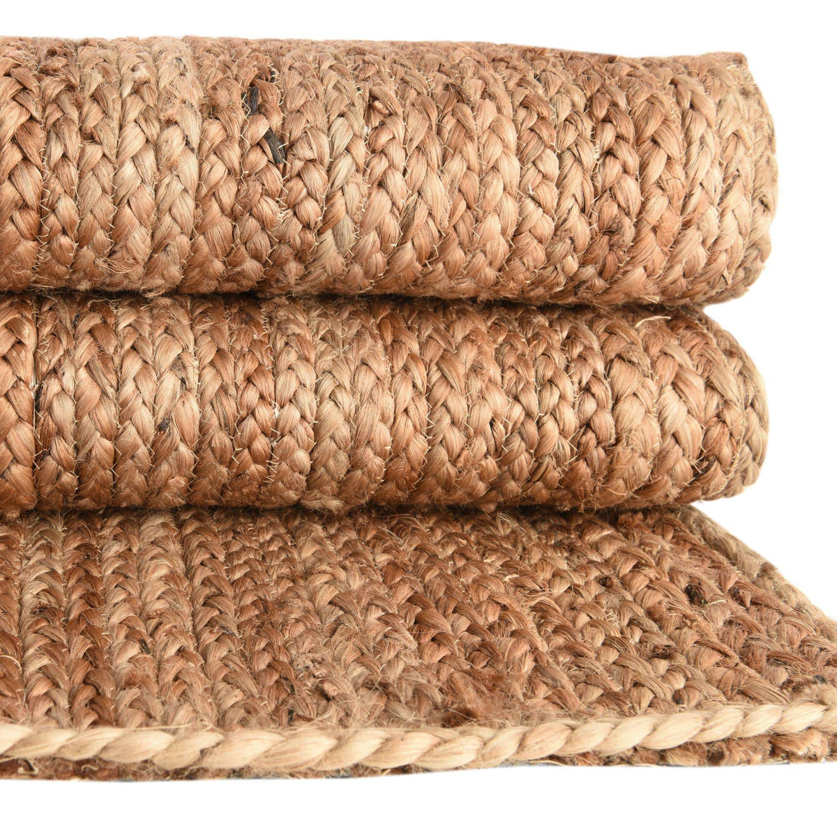 Rund Teppich Braided Jute Luxe in Natürlich von Hadorn™ - Lifestyle Image