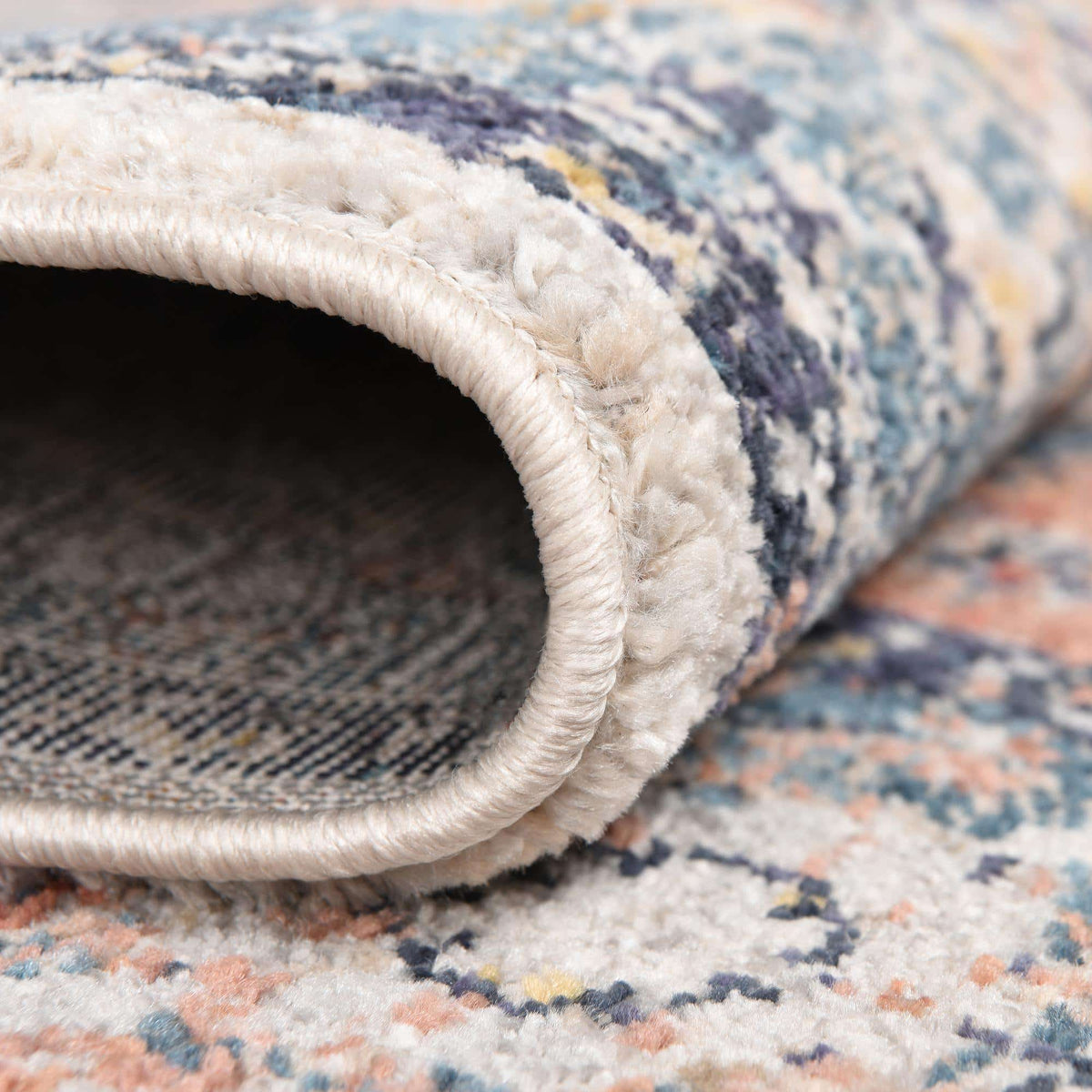 Rechteck Teppich Lola in Blau von Hadorn™ - Lifestyle Image