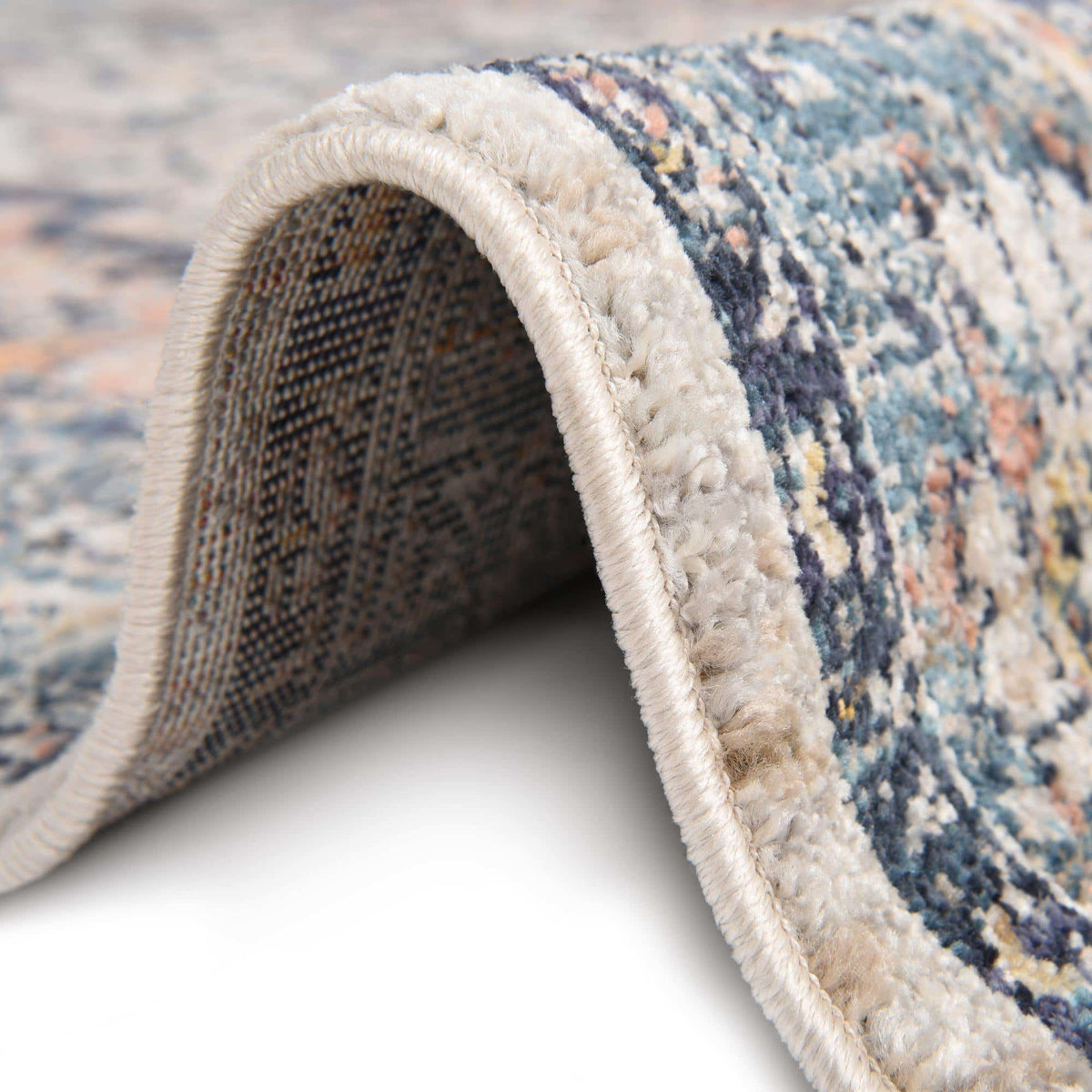 Rechteck Teppich Lola in Blau von Hadorn™ - Lifestyle Image
