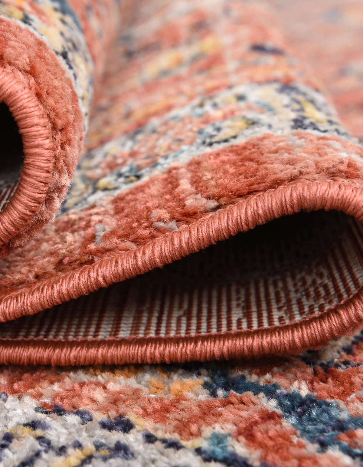 Rechteck Teppich Lola in Ziegelrot von Hadorn™ - Lifestyle Image