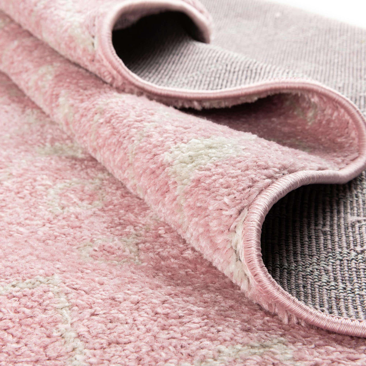 Rechteck Teppich Moroccan Trellis in Rosa von Hadorn™ - Lifestyle Image