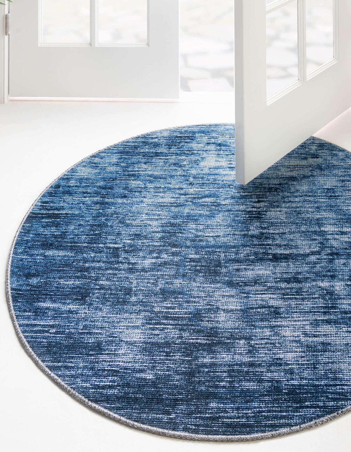 Rund Teppich Asha in Blau von Hadorn™ - Lifestyle Image