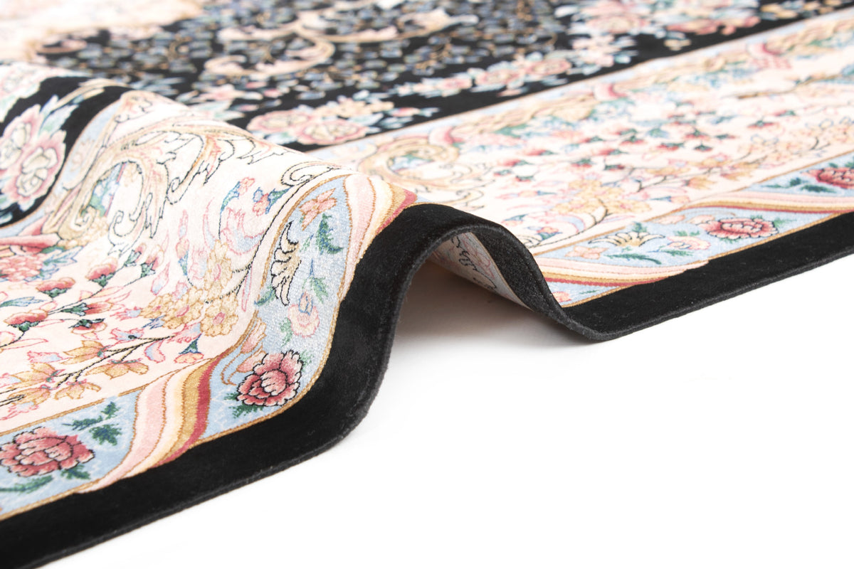 Rechteck Teppich Ghom Design in Schwarz von Hadorn™ - Lifestyle Image